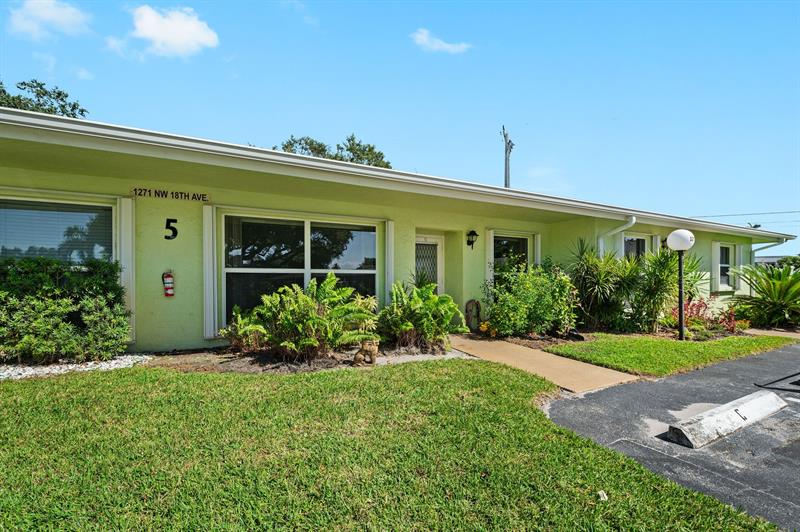 Image 4 of 36 For 1271 18th Ave  1