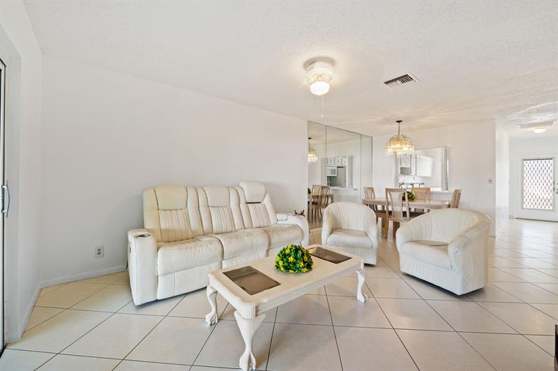 Image 9 of 36 For 1271 18th Ave  1