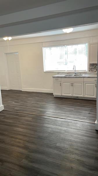 Image 10 of 72 For 1011 195th St