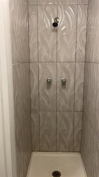 Image 17 of 72 For 1011 195th St