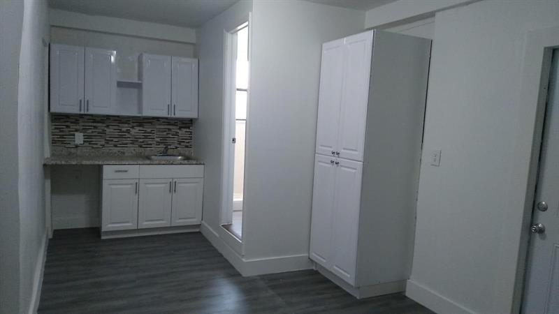 Image 26 of 72 For 1011 195th St