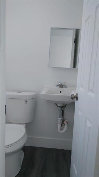 Image 32 of 72 For 1011 195th St