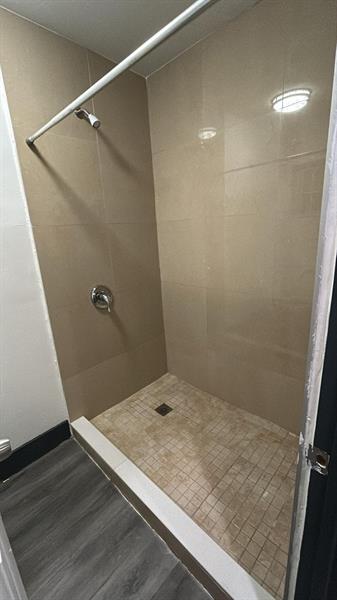 Image 45 of 72 For 1011 195th St