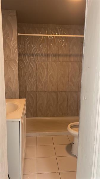 Image 50 of 72 For 1011 195th St