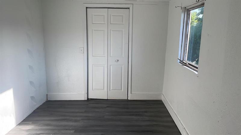 Image 57 of 72 For 1011 195th St