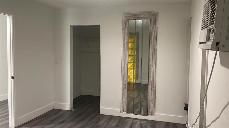 Image 62 of 72 For 1011 195th St