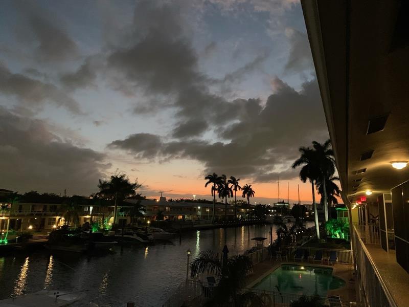 Image 12 of 31 For 2864 33rd Ct  202