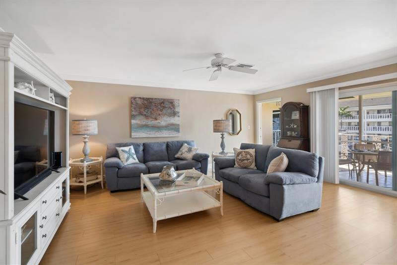 Image 18 of 31 For 2864 33rd Ct  202