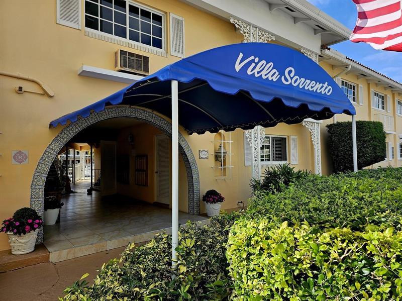 Image 3 of 31 For 2864 33rd Ct  202