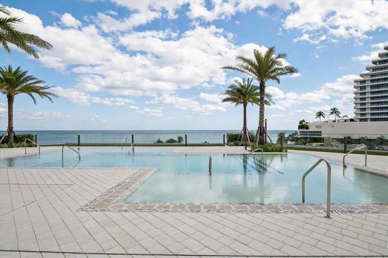 Image 11 of 28 For 153 Seebreeze Blvd  1003-s