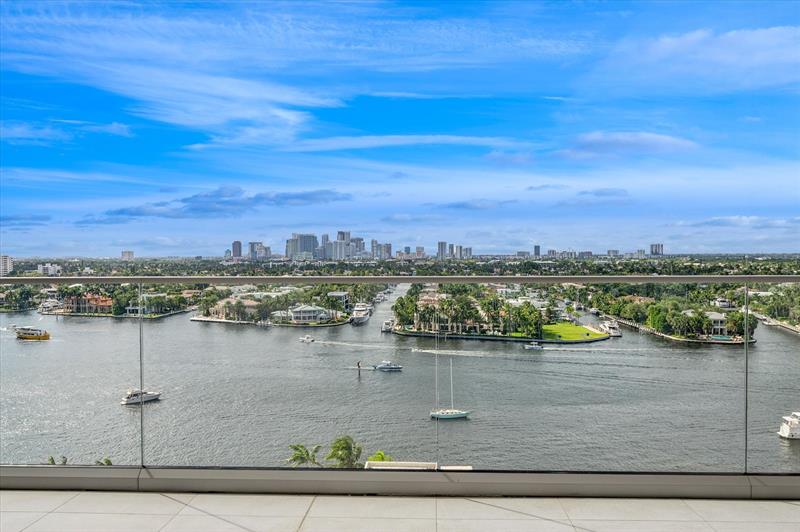 Image 15 of 28 For 153 Seebreeze Blvd  1003-s