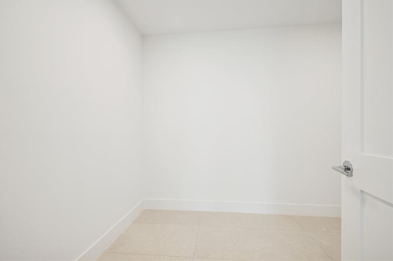 Image 24 of 28 For 153 Seebreeze Blvd  1003-s