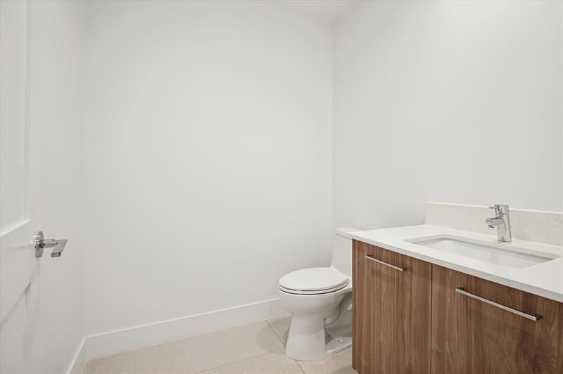 Image 27 of 28 For 153 Seebreeze Blvd  1003-s