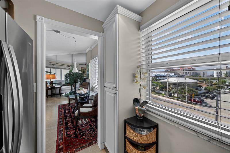 Image 11 of 58 For 710 Ocean Blvd  312