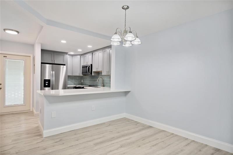 Image 10 of 31 For 2731 14th Street Cswy  232