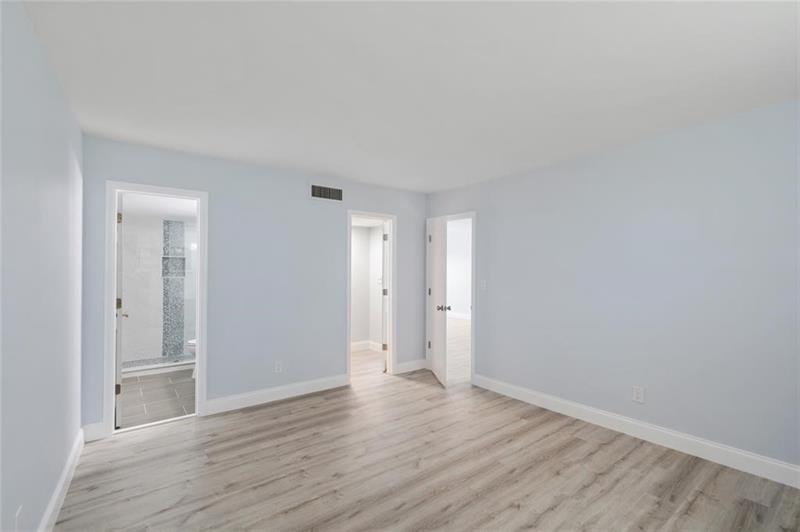 Image 12 of 31 For 2731 14th Street Cswy  232