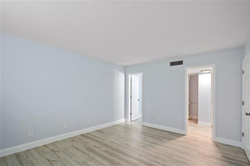 Image 13 of 31 For 2731 14th Street Cswy  232