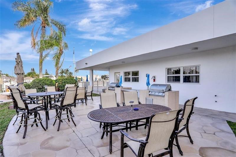 Image 24 of 31 For 2731 14th Street Cswy  232