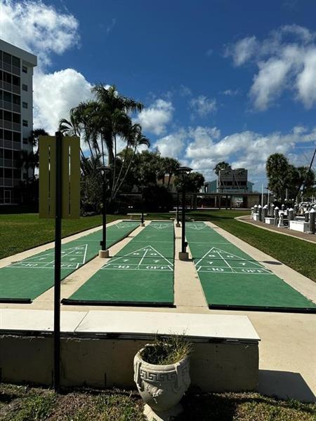 Image 29 of 31 For 2731 14th Street Cswy  232