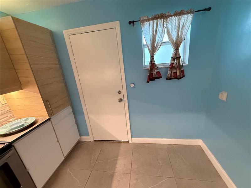 Image 12 of 14 For 410 68th Ave  420