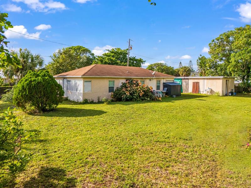 Image 5 of 6 For 823 3rd St  