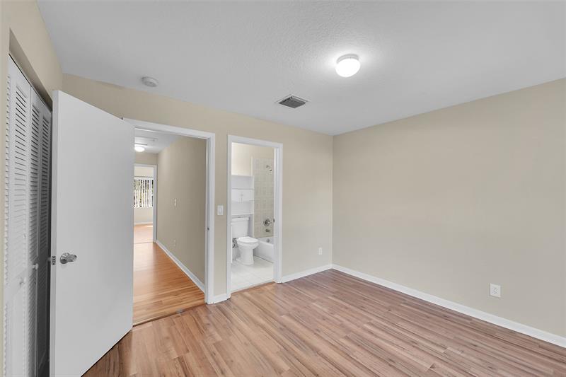 Image 23 of 29 For 9088 40th St