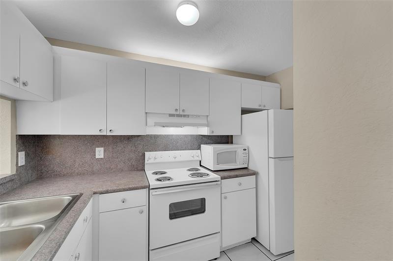 Image 8 of 29 For 9088 40th St