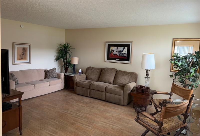 Image 11 of 22 For 69 Harwood H  69