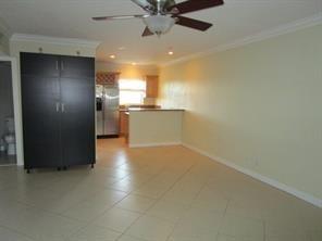 Image 3 of 11 For 924 2nd St  34