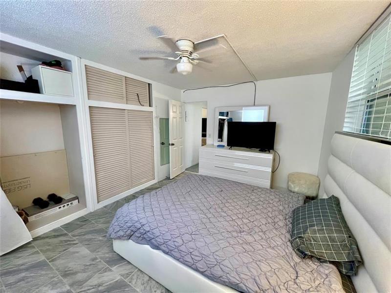 Image 19 of 38 For 2840 33rd Ct 2