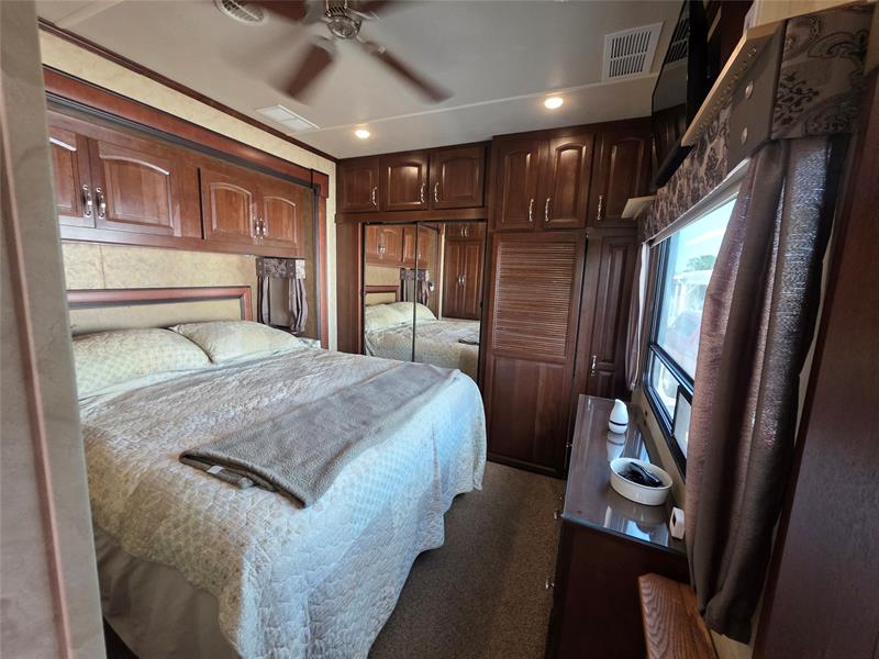 Image 17 of 38 For 5274 67th Ave