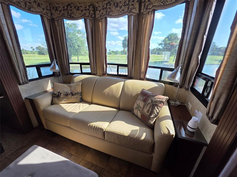 Image 4 of 38 For 5274 67th Ave