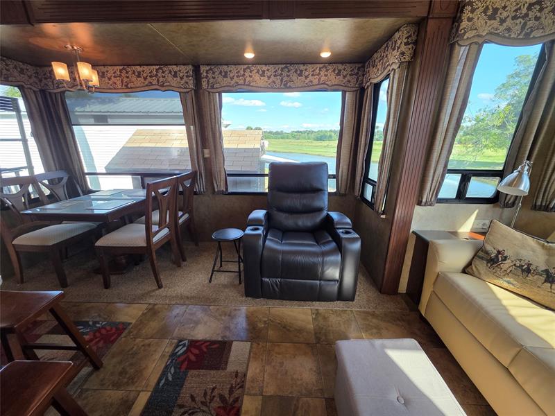 Image 5 of 38 For 5274 67th Ave