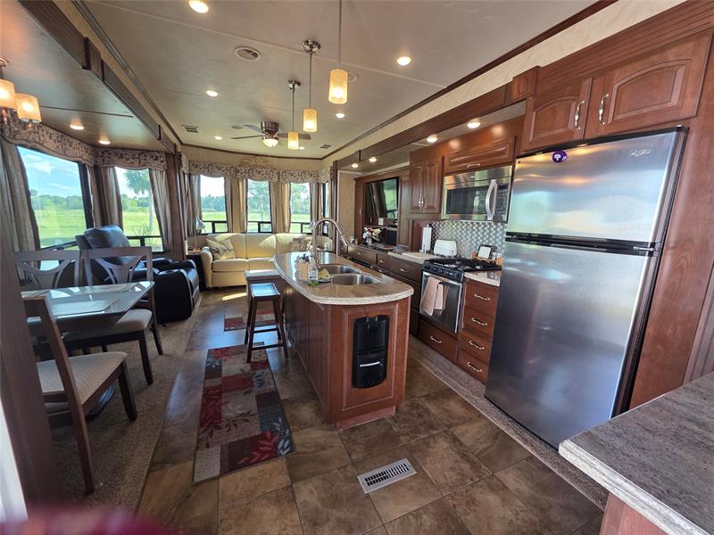 Image 6 of 38 For 5274 67th Ave