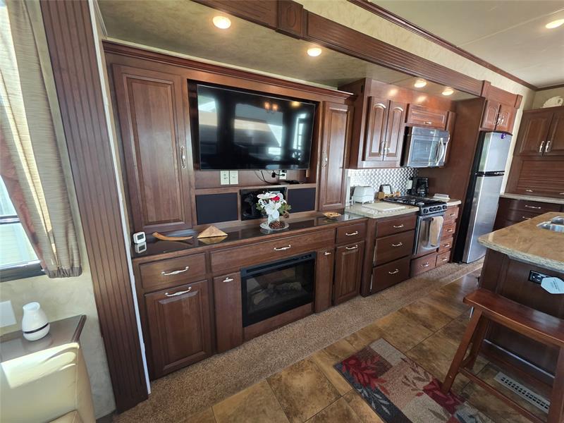 Image 7 of 38 For 5274 67th Ave