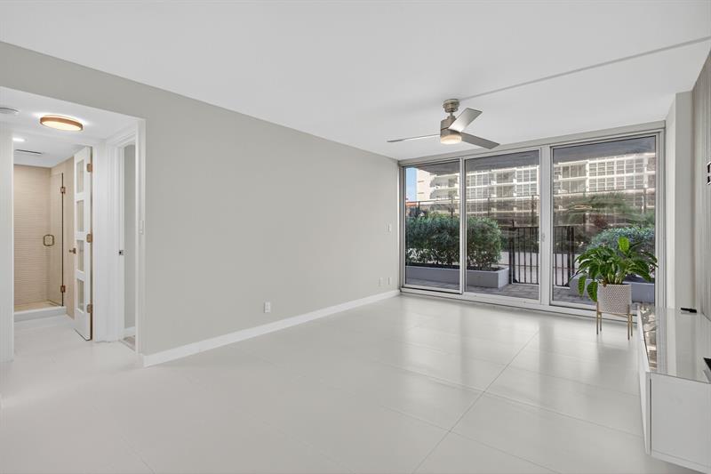 Image 16 of 44 For 525 Ocean Blvd  422