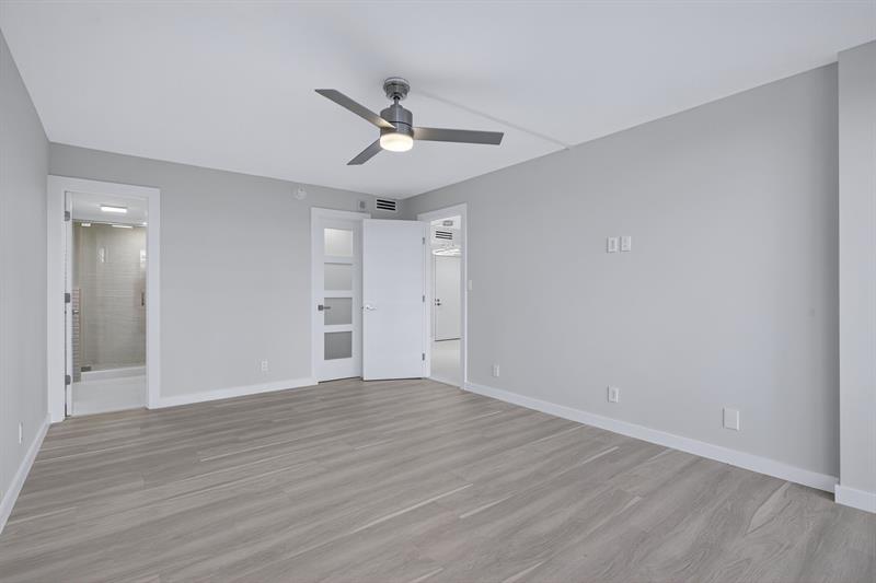 Image 22 of 44 For 525 Ocean Blvd  422