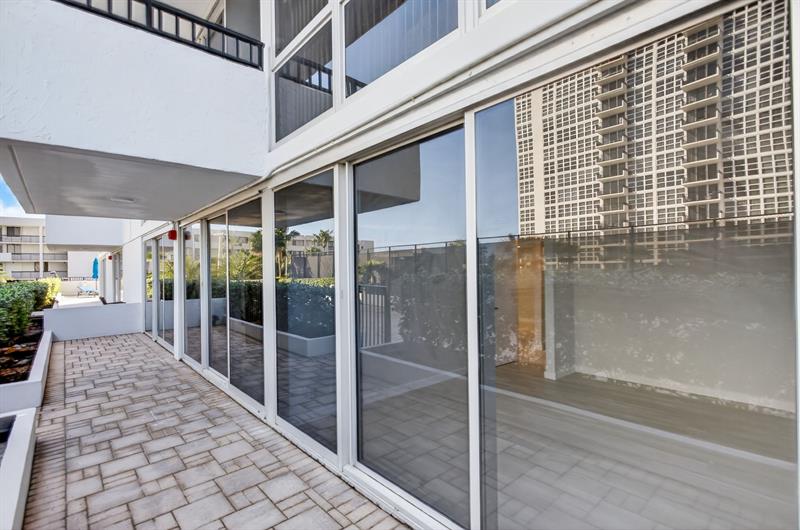 Image 27 of 44 For 525 Ocean Blvd  422