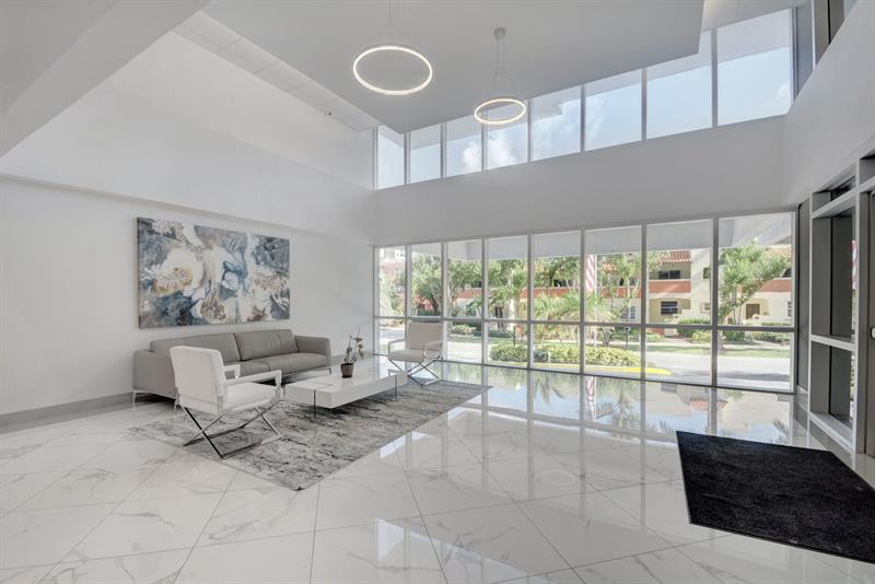 Image 29 of 44 For 525 Ocean Blvd  422