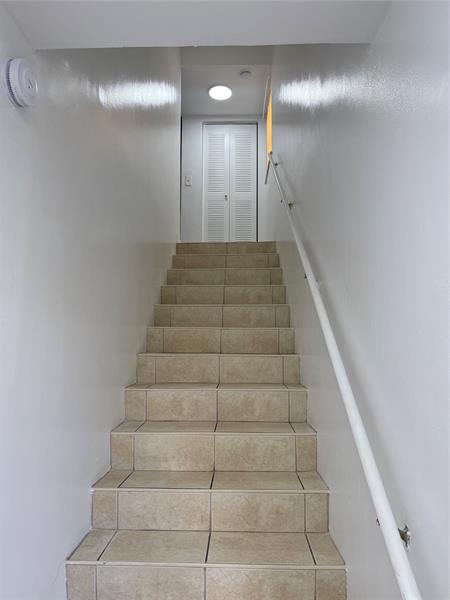 Image 19 of 21 For 7630 Westwood Dr 316