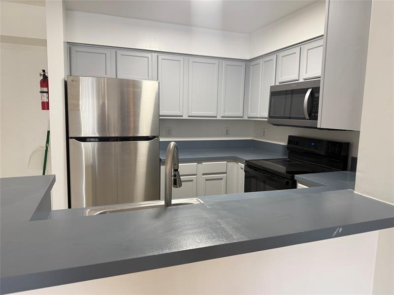 Image 2 of 21 For 7630 Westwood Dr 316