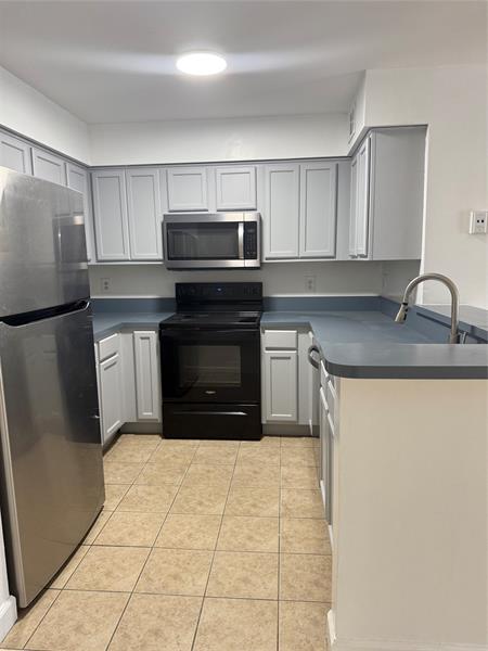 Image 3 of 21 For 7630 Westwood Dr 316