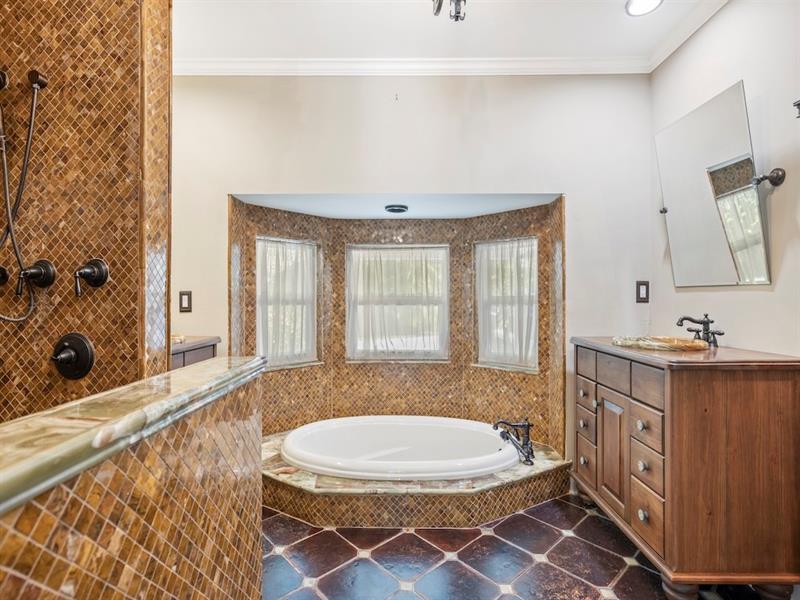 Image 16 of 43 For 805 27th Avenue