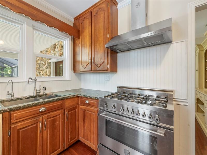 Image 18 of 43 For 805 27th Avenue