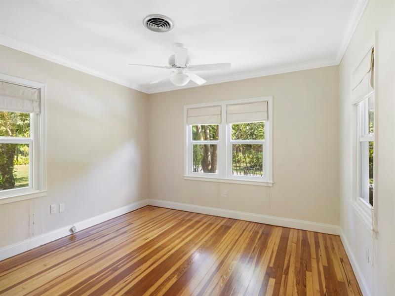 Image 24 of 43 For 805 27th Avenue