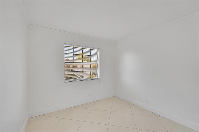 Image 17 of 28 For 12244 Royal Palm Blvd  12244