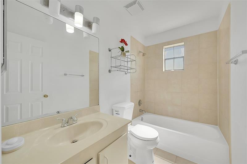 Image 19 of 28 For 12244 Royal Palm Blvd  12244