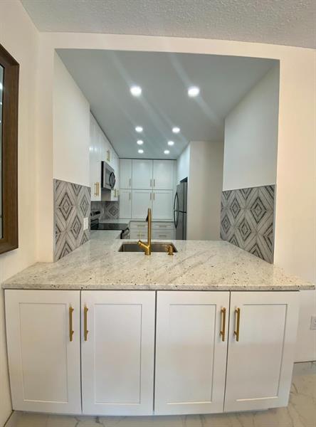 Image 8 of 12 For 1965 Ocean Dr  Mj