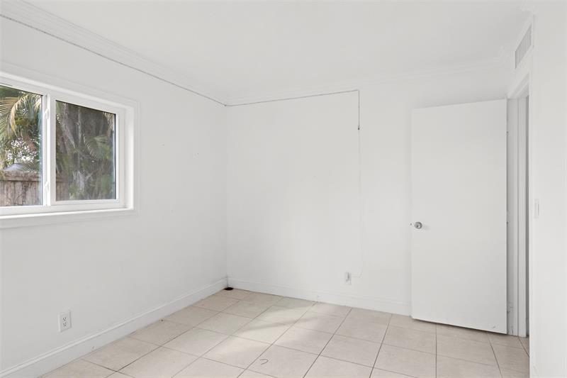 Image 14 of 22 For 817 Lighthouse Dr  A