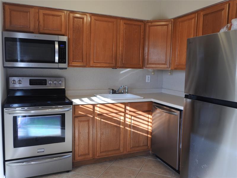 Image 3 of 14 For 1600 3rd Ave  6